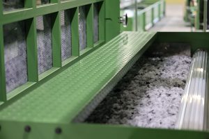 自動車用資材から土木用法面防草シートまで！「不織布」はマルヰ産業におまかせ！