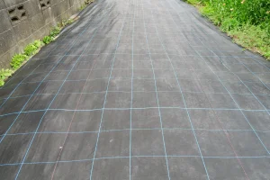 法面の雑草対策には防草シートが有効